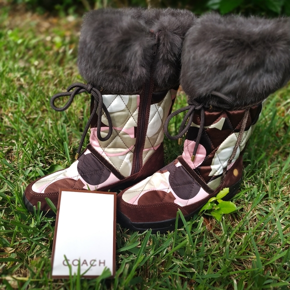 Coach pretty Y2K vintage '90s signature logo fur trim boots size 8 - Picture 3 of 6